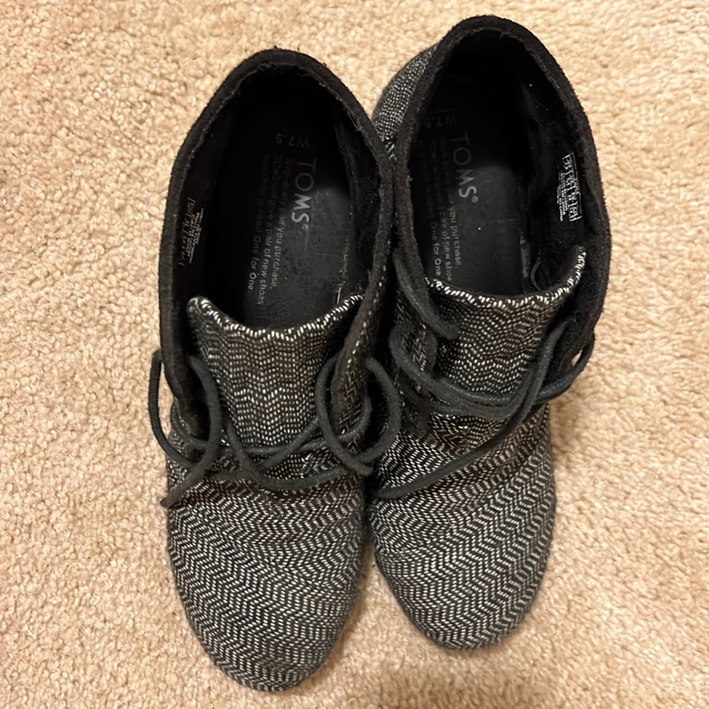Toms desert wedge